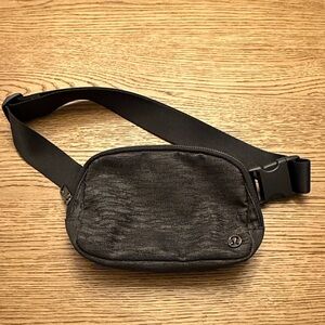lululemon Everywhere Belt Bag 1L